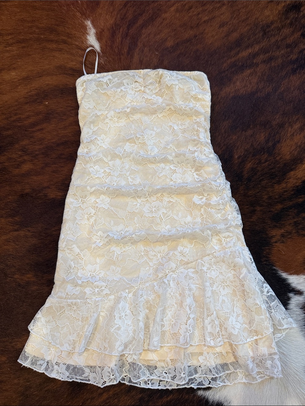 SHEIN White Lace Strapless Ruffle Hem Dress
